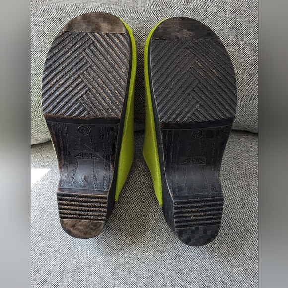 ANNA monogrammed Clogs Mules - Picture 4 of 7